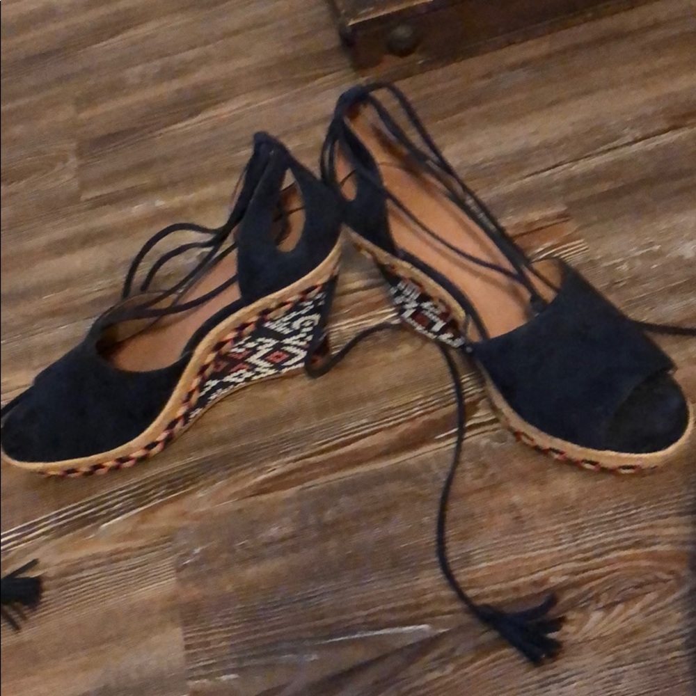 Cabi wedges